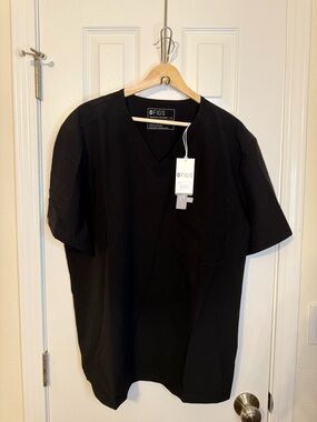 Figs Women’s V-Neck Scrub Top - Black